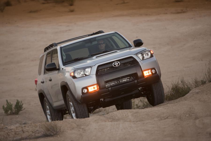  Toyota 4Runner Trail 2010 года  (фото 44 из 66)